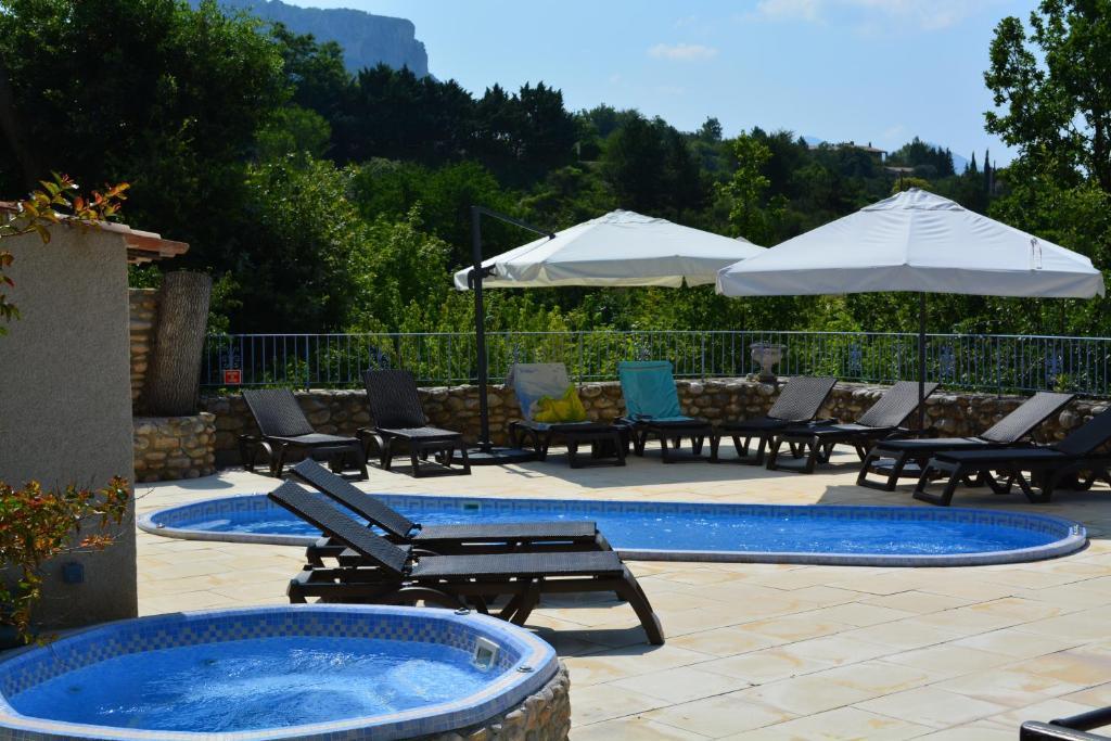 Hotel Le Colombier Мустьє-Сент-Марі Екстер'єр фото